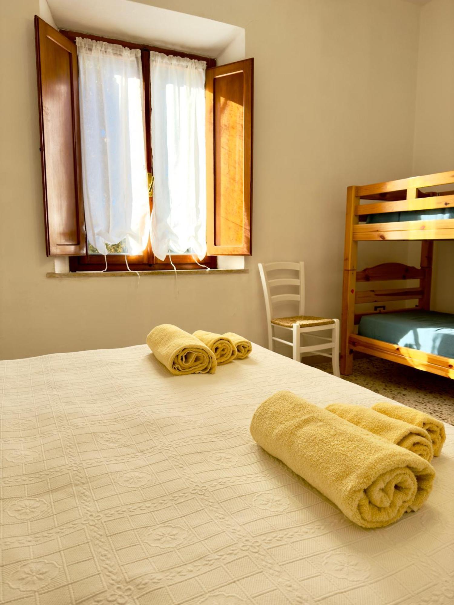 Agriturismo La Ghiraia Санта Луче Екстериор снимка