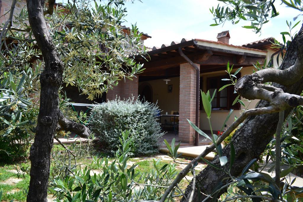 Agriturismo La Ghiraia Санта Луче Екстериор снимка