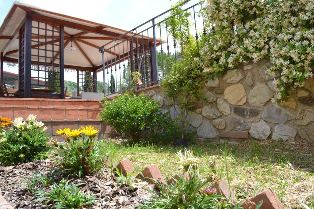 Agriturismo La Ghiraia Санта Луче Екстериор снимка